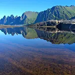 Superior With Sea View In Senja Деревянный коттедж Senjehesten