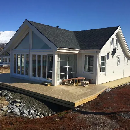 Superior With Sea View In Senja אכסניה